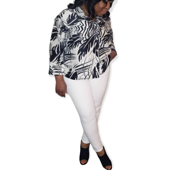 Fashion Top Black Floral Sheer Long Sleeve Button Down Blouse Sz N/A - Picture 2 of 9